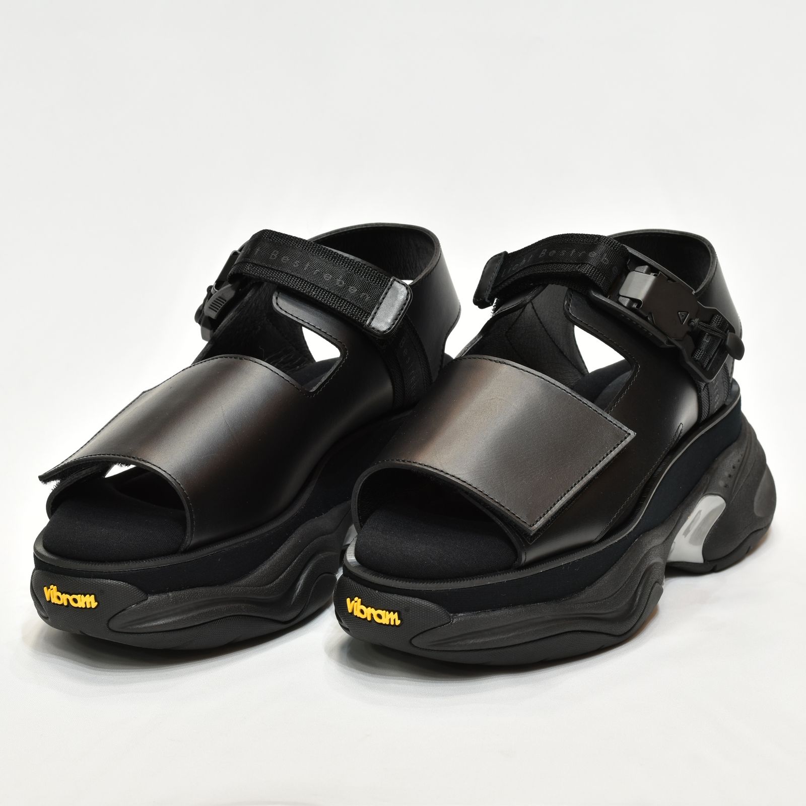 【HYKE×adidas】コラボ マグネットバックル レザー サンダル wine-king_7777100000073252