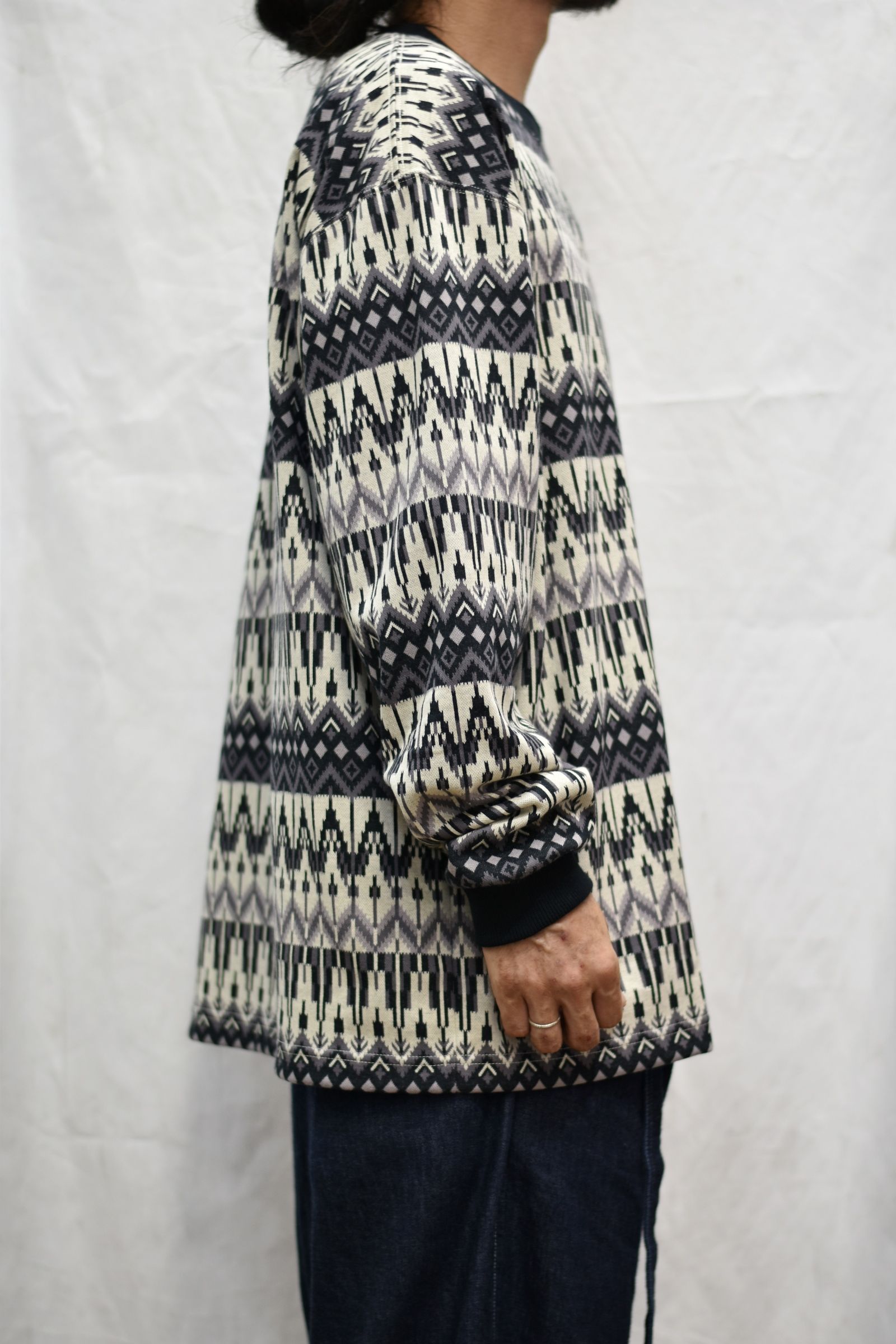 JACQUARD BORDER DROP SHOULDER L/S CUTSEW (BLACK)