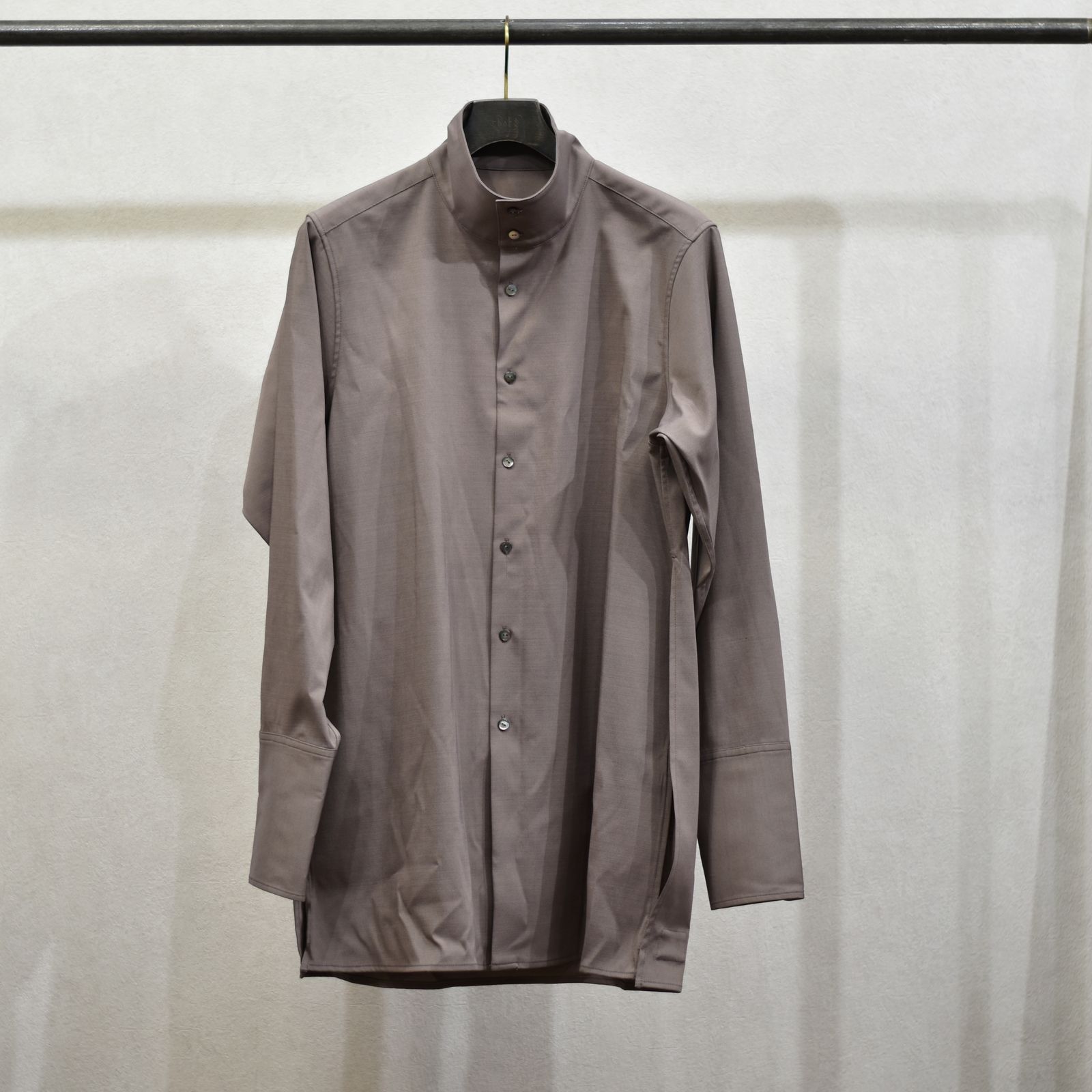 stand neck crevice shirt (AZUKI) / スタンドネック サイドスリット シャツ