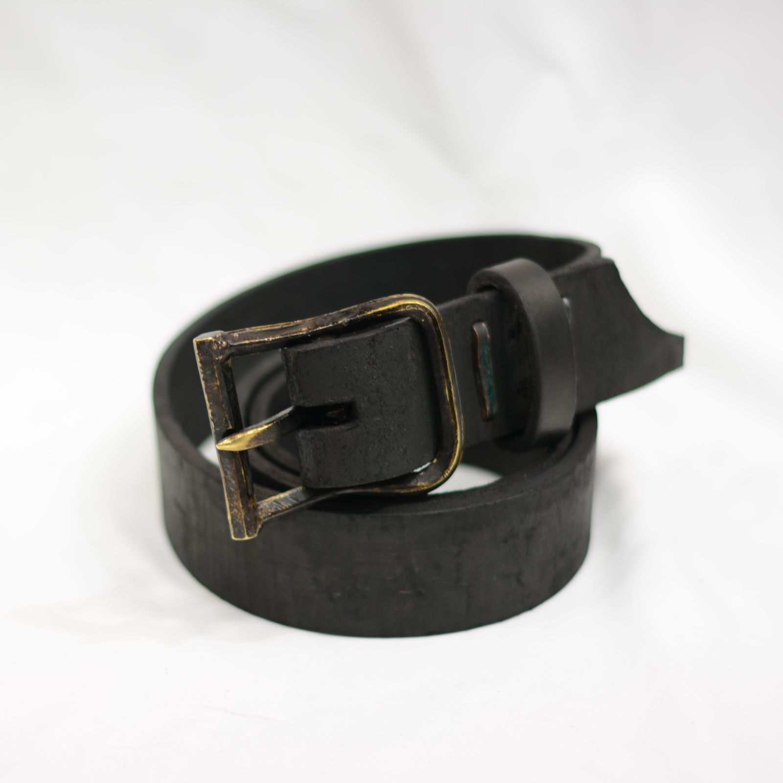 "HANDGRAVING LEATHER BELT"