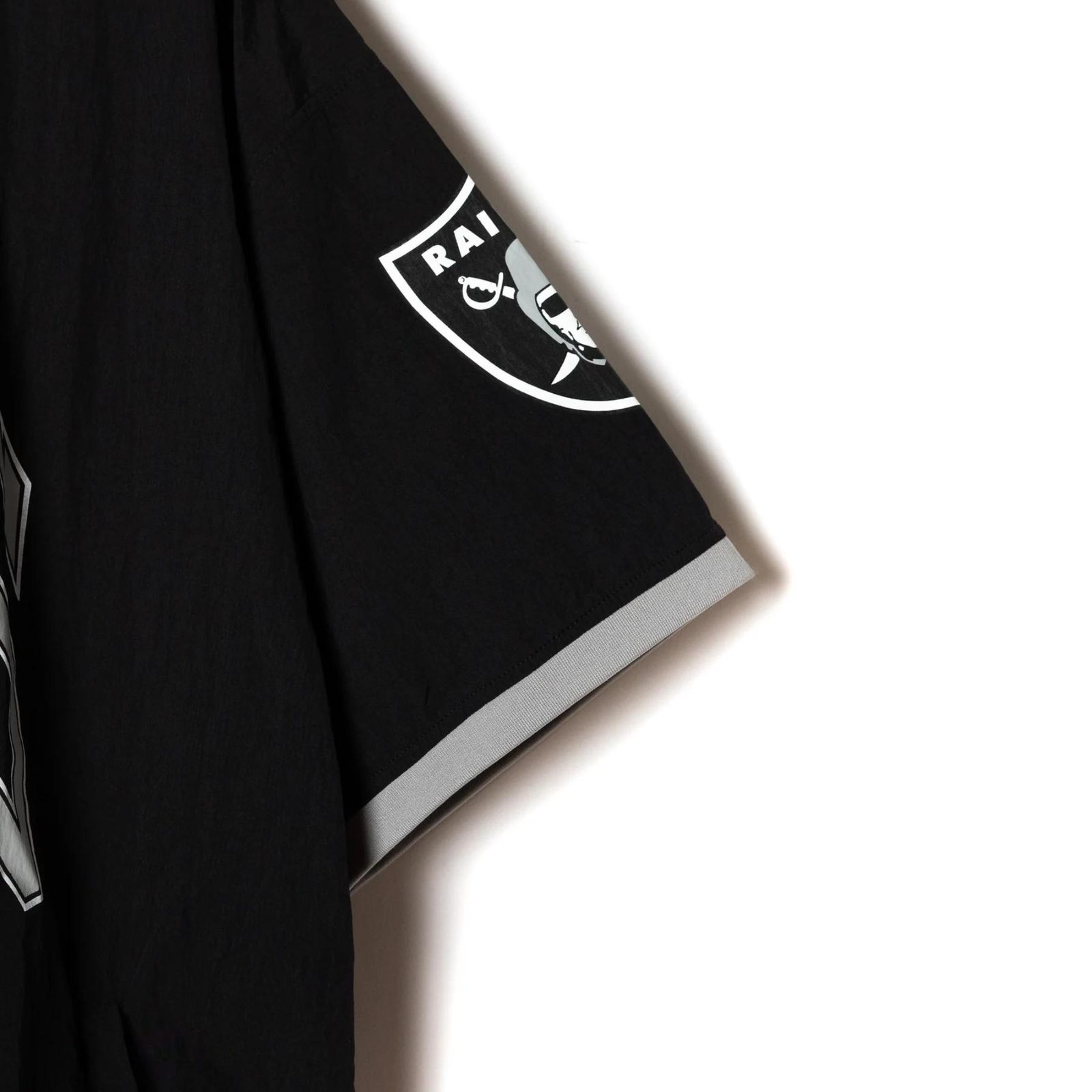 × NFL RAIDERS S/S NYLON GAME SH (BLACK) / ナショナル・フットボール・リーグ ラスベガス・レイダース 半袖 ナイロン ゲームシャツ