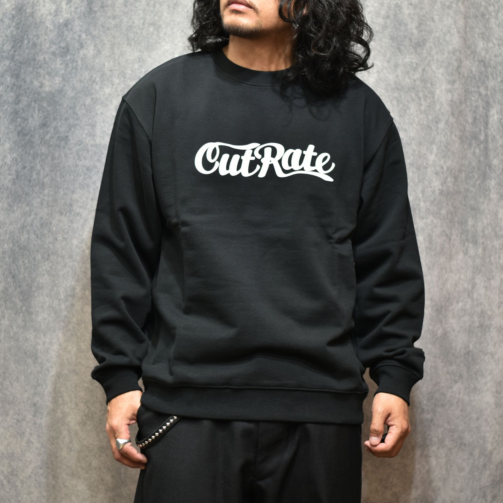 CUTRATE LOGO CREW NECK SWEAT (BLACK)｜プリント スウェット トレーナー｜CR-26SS005