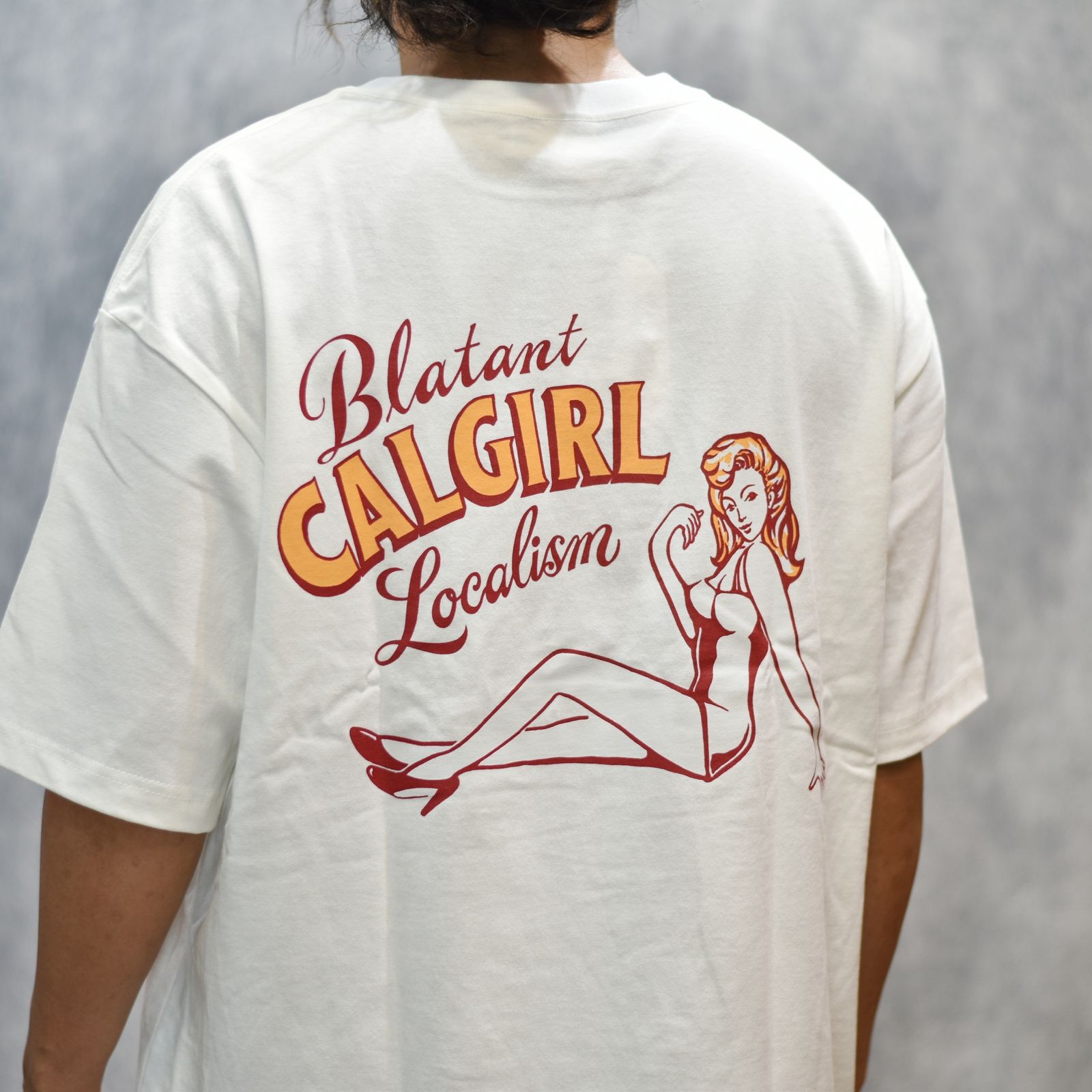 VINTAGE TYPE SYNDICATE RETRO GIRL TEE ＜NATURALLY PAINT DESIGN＞ (WHITE)｜ワイドシルエット プリントTシャツ｜CL-25SS007NT