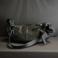 GUIDI オイルカーフ ショルダーバッグ （ブラック）