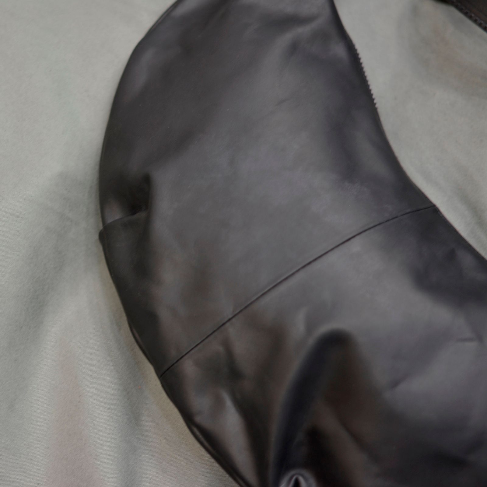 GUIDI オイルカーフ バナナバッグ