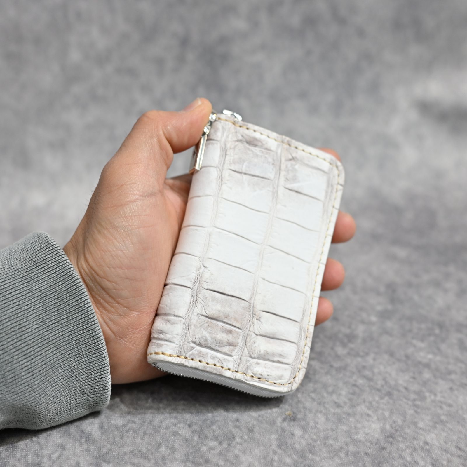 オイルクロコ 白鞣し ミニラウンド （HIMALAYAS / ヒマラヤ） 383-05