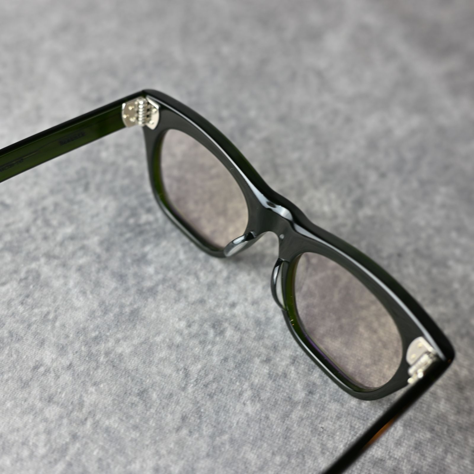 × 金子眼鏡 SUNGLASSES BEATNIK (OLIVE) -  サングラス （オリーブ）