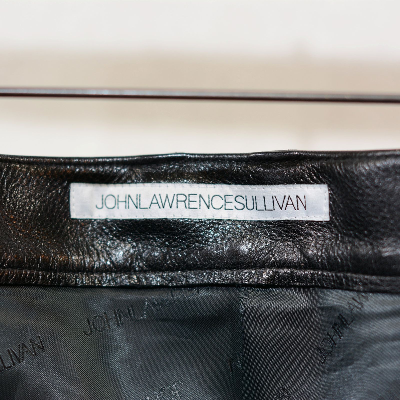 Leather detachable pants”