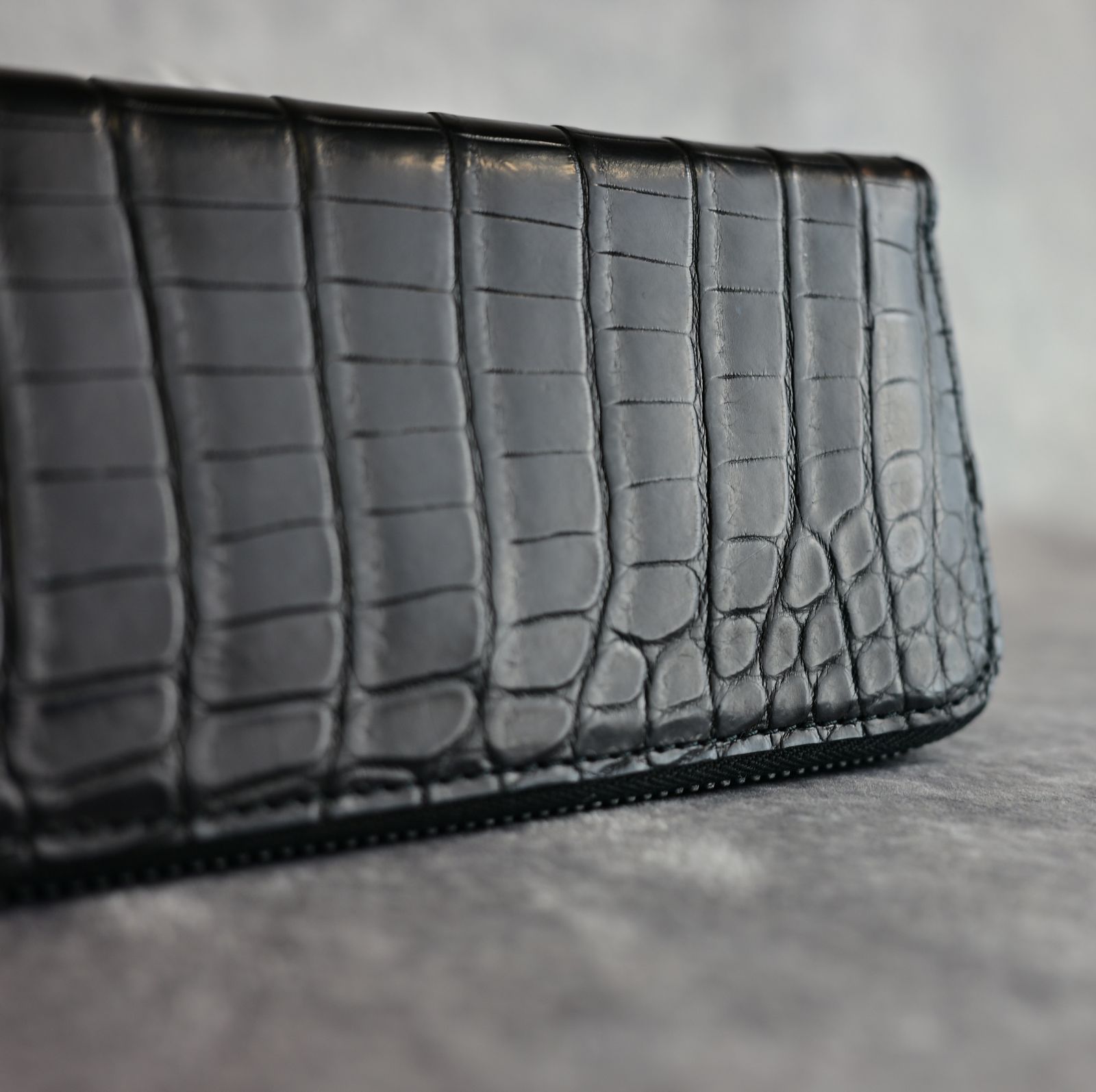 オイルクロコ ラウンドジップ 財布 (BLACK /ブラック) 383-03