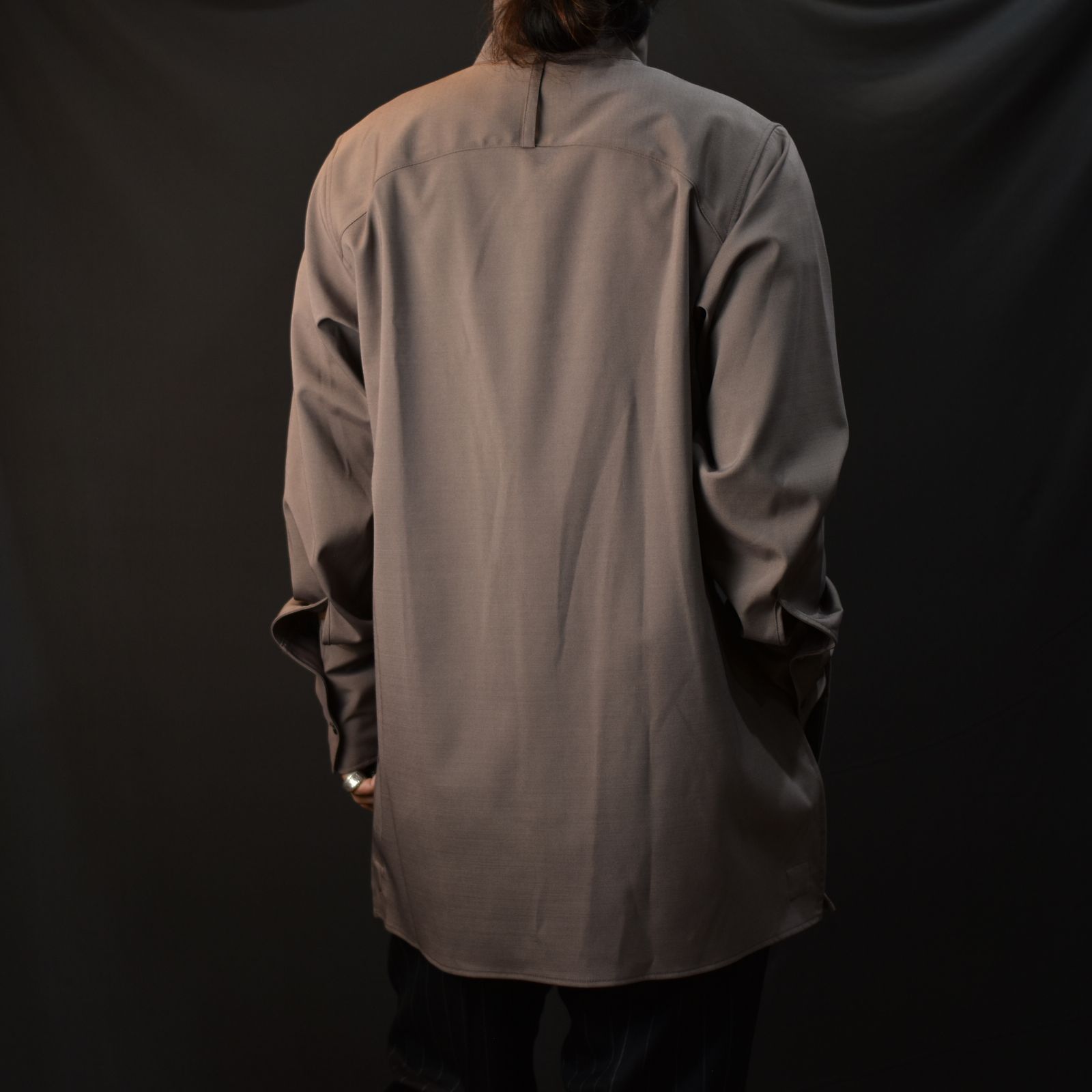 stand neck crevice shirt (AZUKI) / スタンドネック サイドスリット シャツ