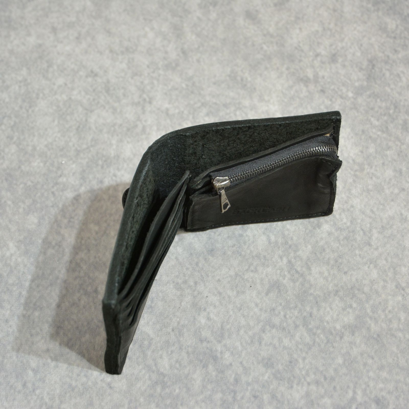 ジャパンショルダー 製品染め二つ折り ウォレット （BLACK / ブラック） 318-39