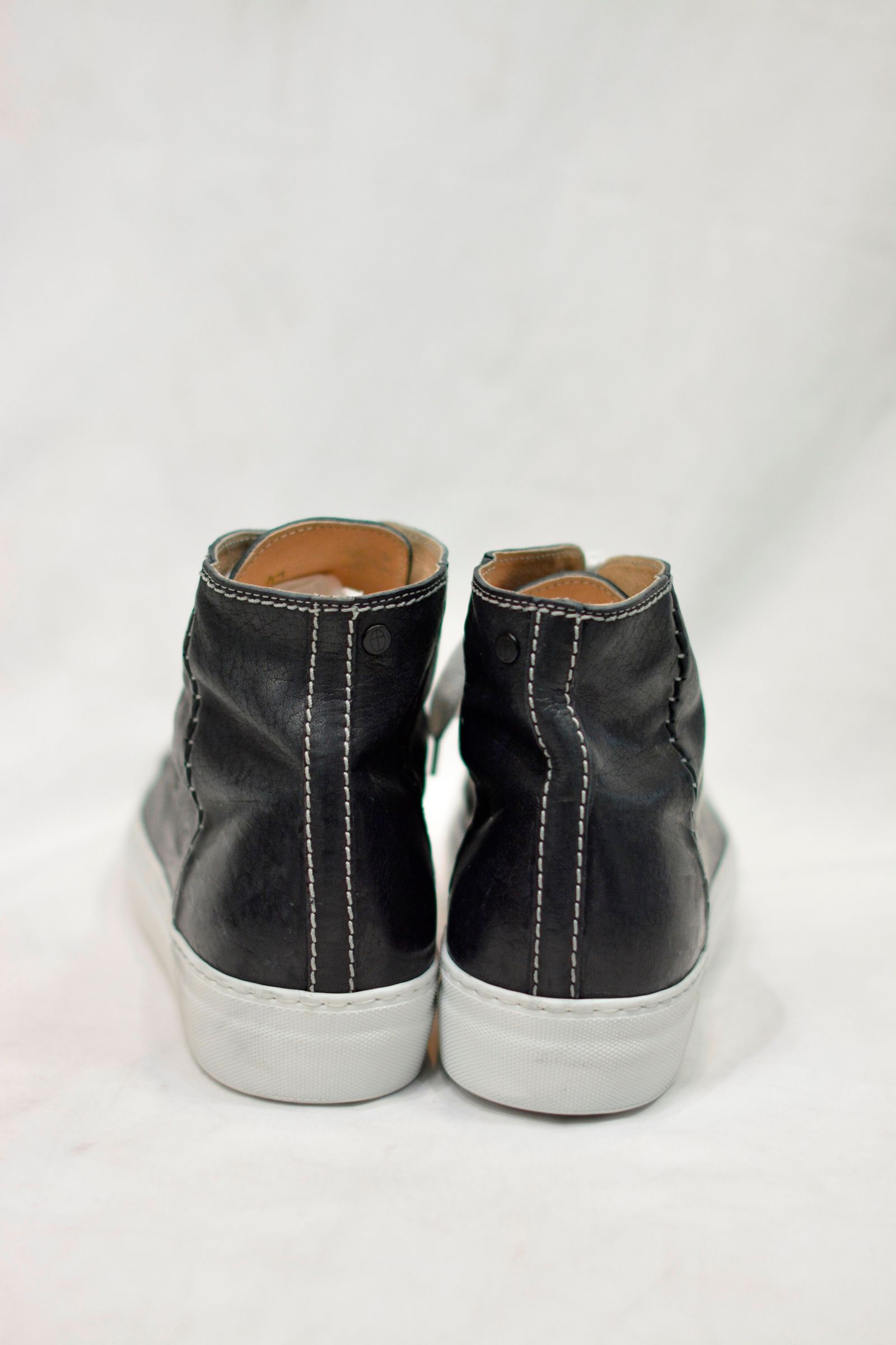 HORSE LEATHER HI-CUT SNEAKER