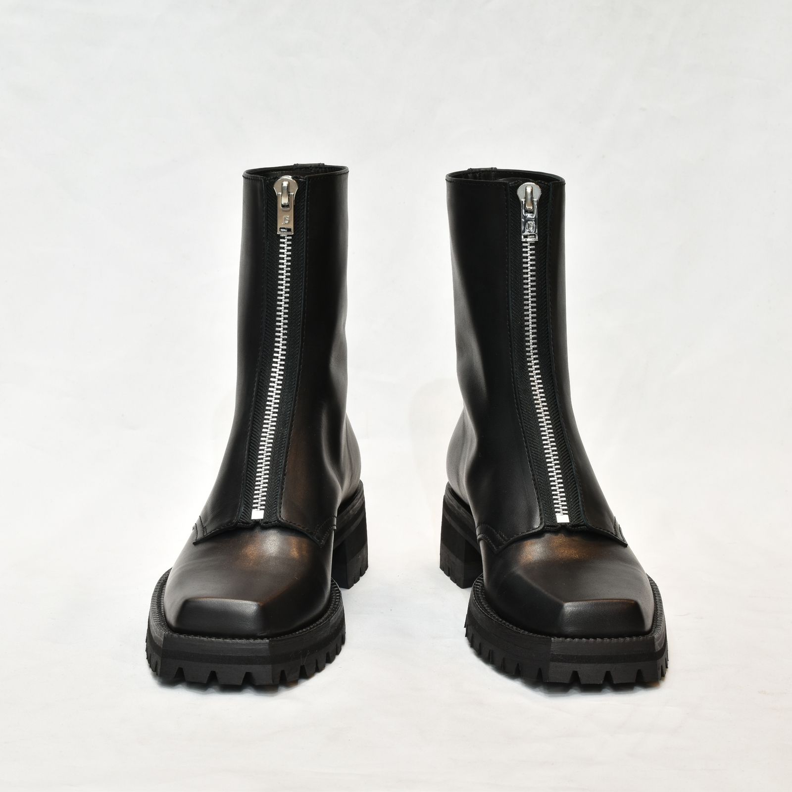 JOHNLAWRENCESULLIVAN - ZIPPED BOOTS” | chord online store