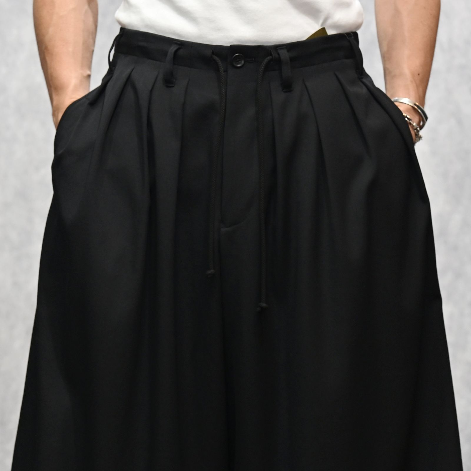 WOOL GABARDINE BALLOON PANTS  （BLACK / ブラック） 12タック バルーンパンツ｜HO-P07-100-2-02