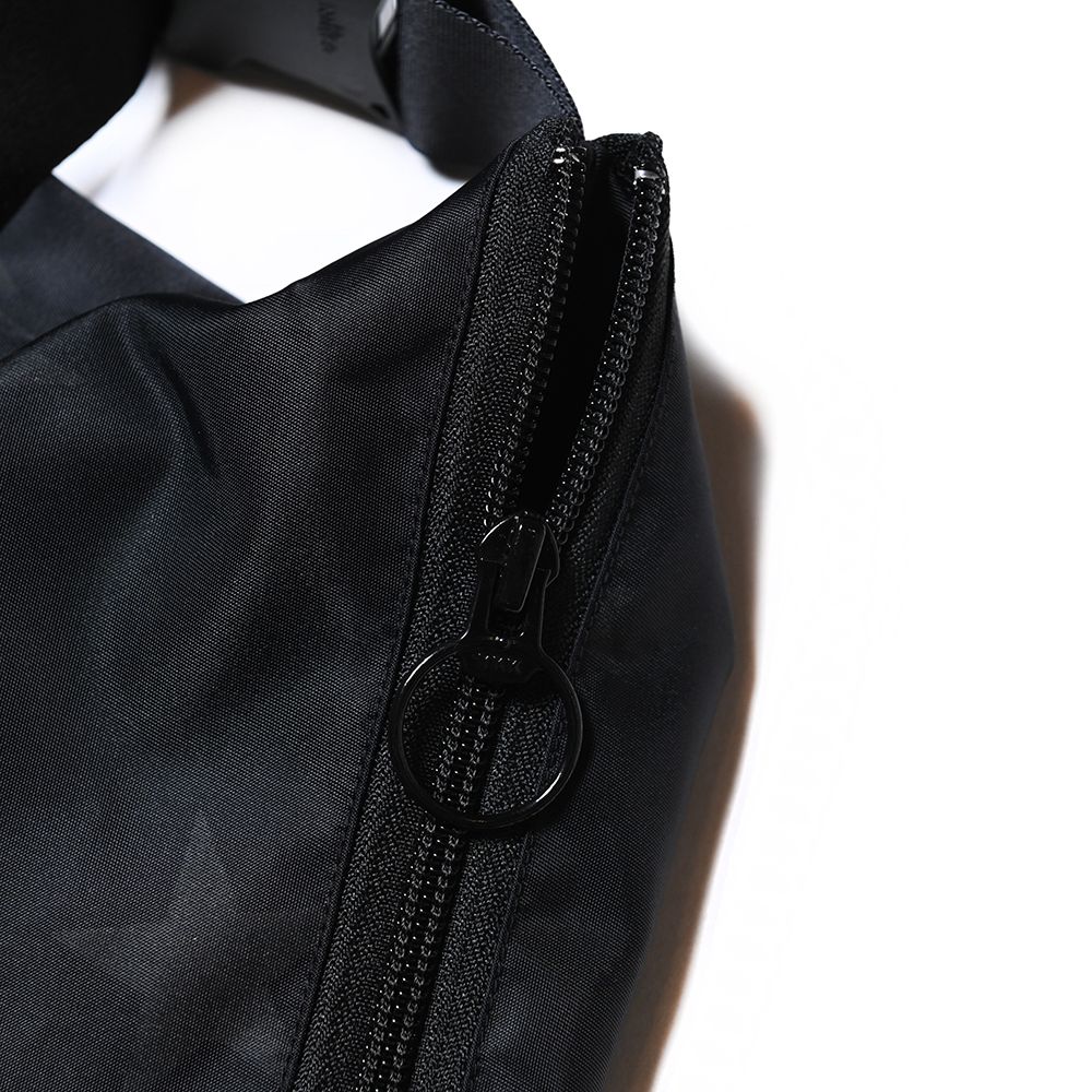 Allover star pattern MA-1 nylon shoulder bag (Black) / 星総柄 MA-1ナイロン ショルダーバッグ