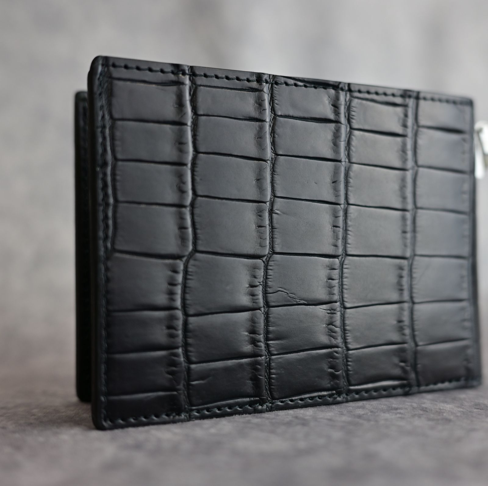 オイルクロコ+イタリアンバケッタ 二つ折り財布 （BLACK / ブラック） 383-01