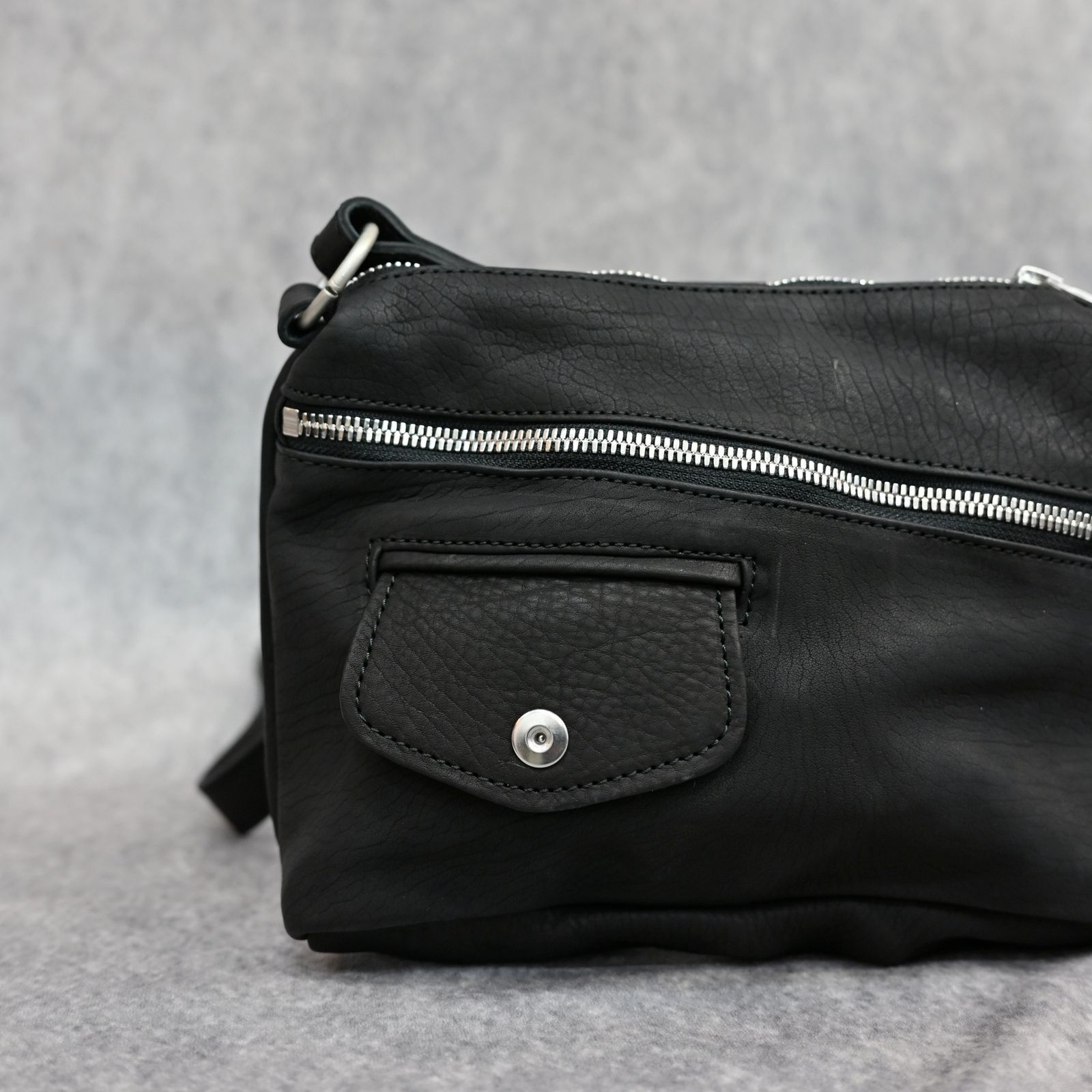 ジャパンカーフ タンニン鞣し 製品洗い加工 （BLACK）254-01