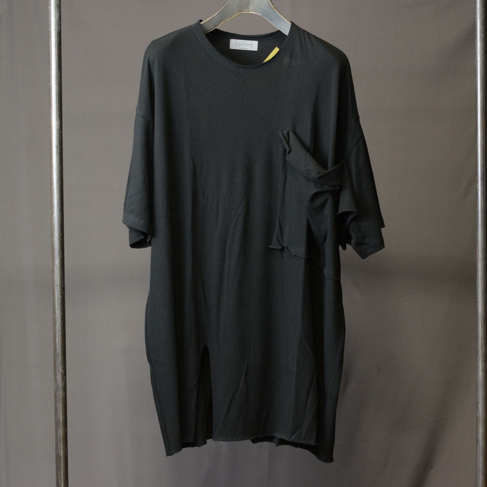 yohji yamamoto - ULTIMA COTTON T-SHIRT WITH LARGE CHEST POCKET ...