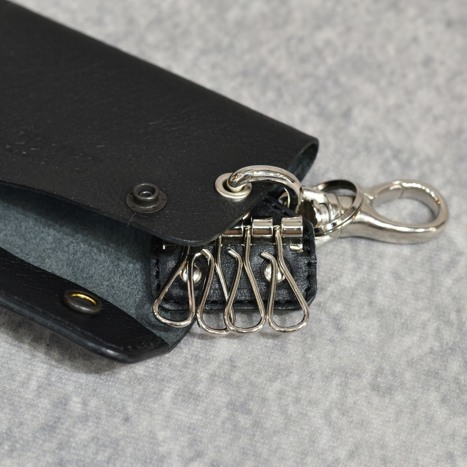 CALEE - STUDS LEATHER KEY CASE (BLACK)｜スタッズ レザー キーケース