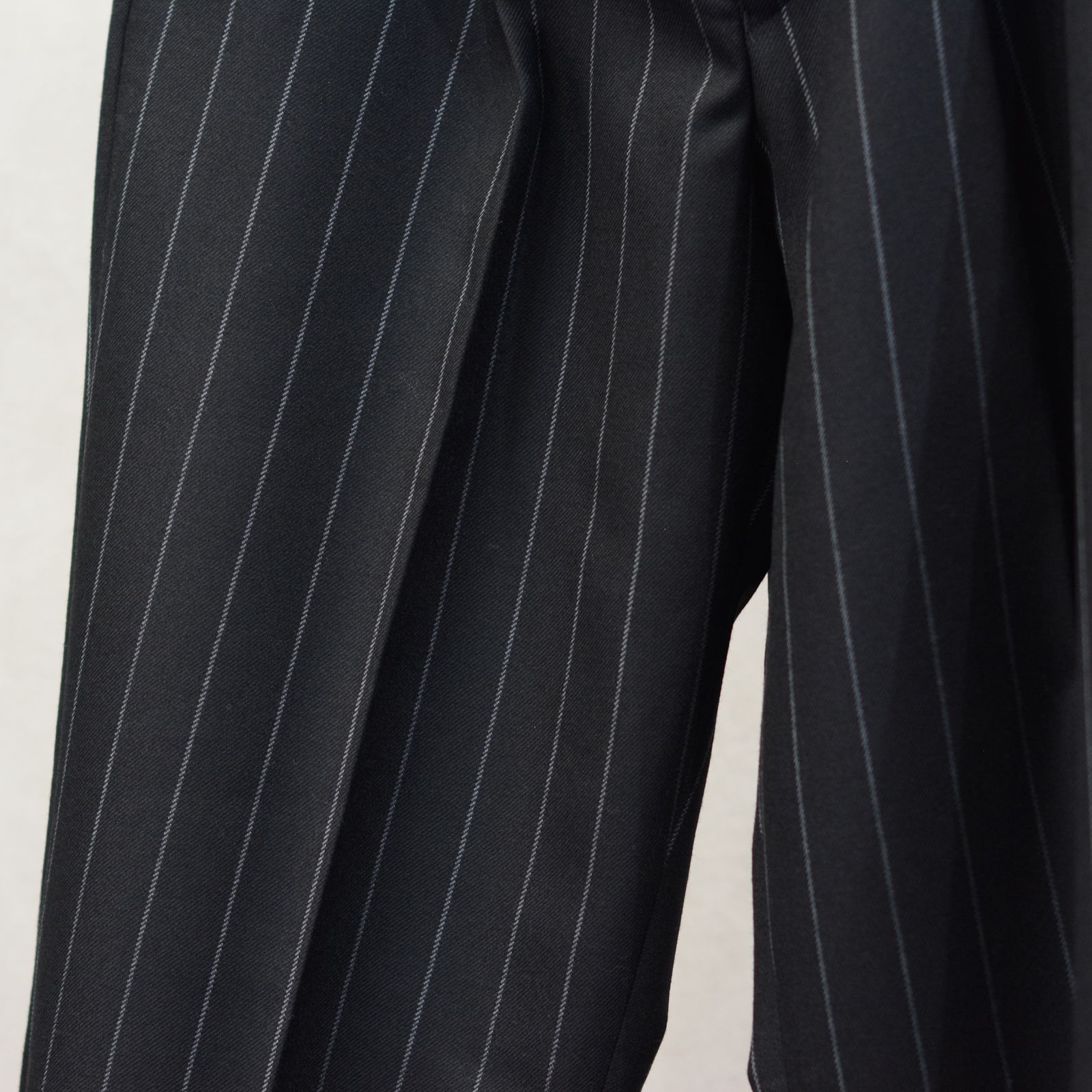 JOHNLAWRENCESULLIVAN - Wool stripe pleated trousers