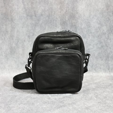 ダブルショルダー製品染め W ZIP ショルダーバッグ （BLACK）｜92-32