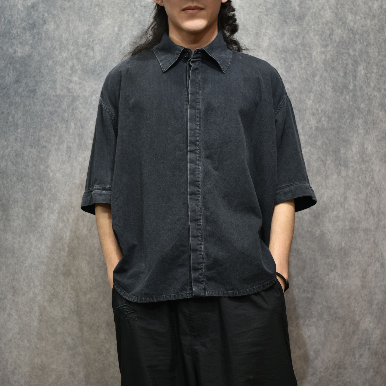 デタッチャブルスリーブホックカフスシャツ (BLACK WASHED)｜LB26SS-SH11-BWD