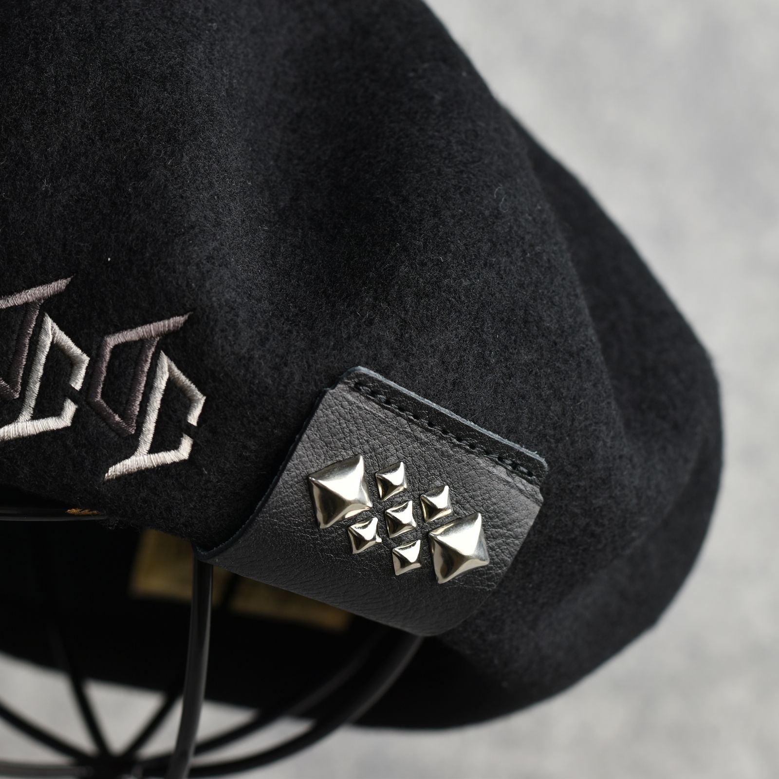 the h.w.dog&co.黒  ベレー帽 CALEE - × THE H.W.DOG&CO. EMBROIDERY WOOL BERET (BLACK) / ザ
