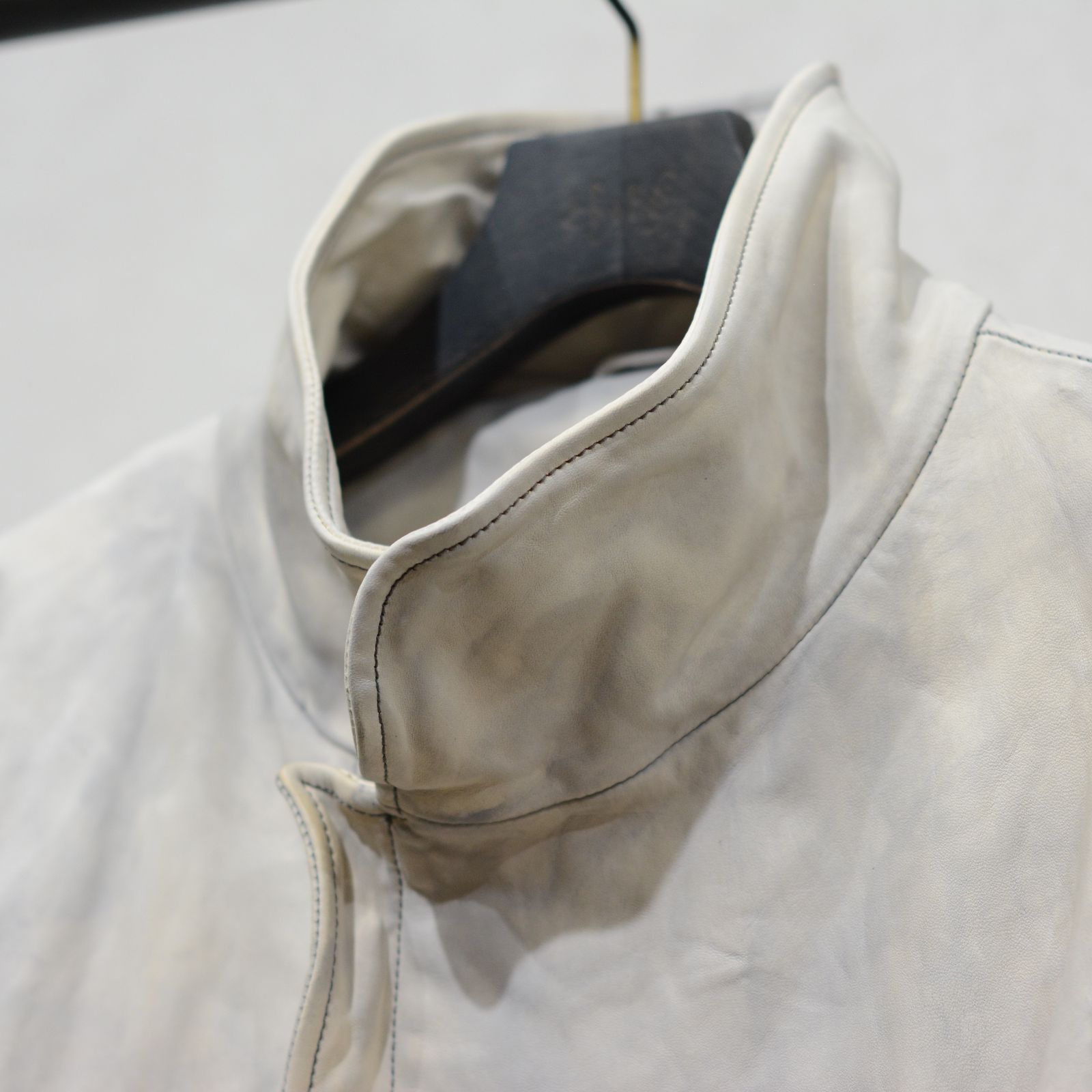 HORSE WHITE L.HI NECK BIAS ZIP RIB BL.LINED MB-1S