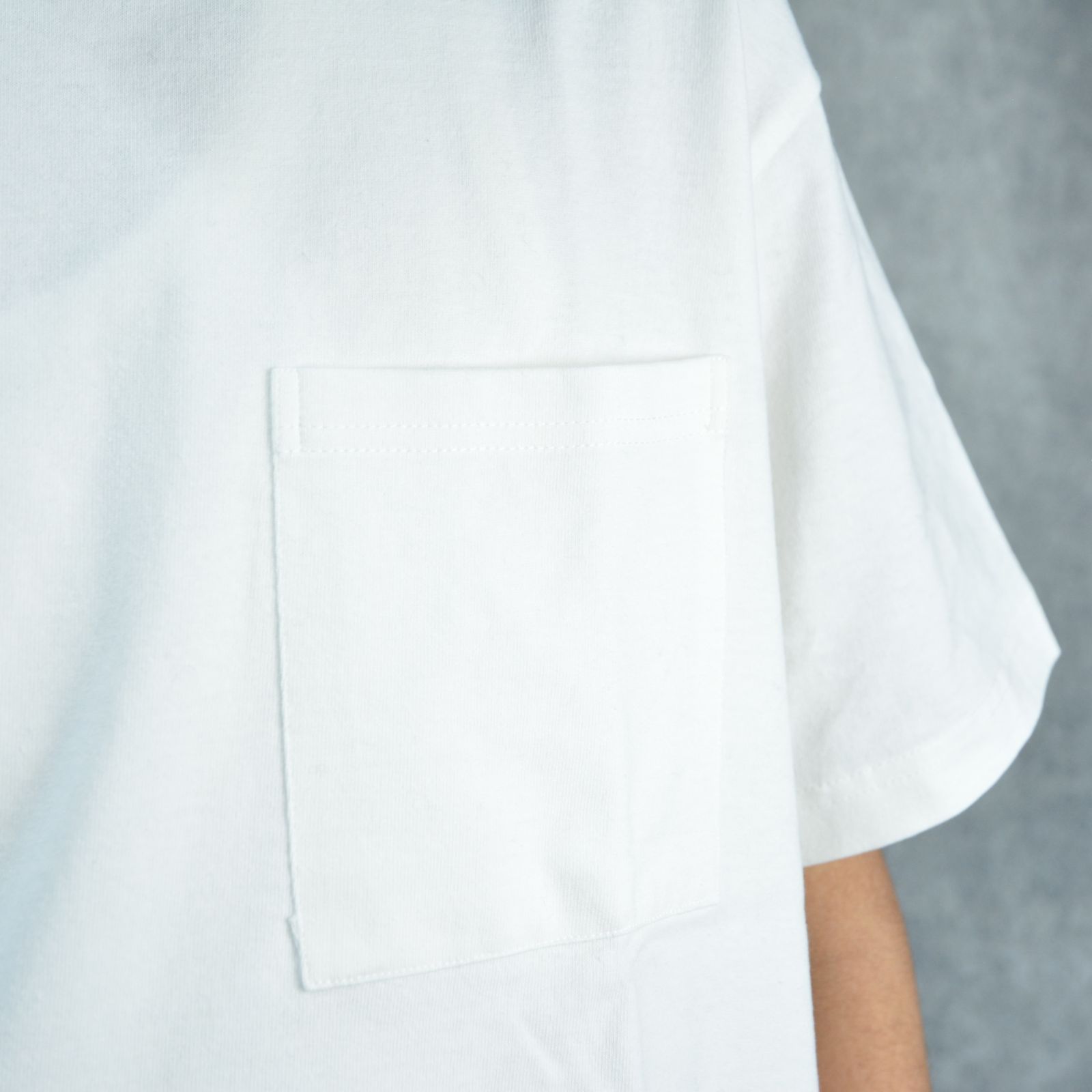 Standard Crewneck T-SH （WHT） / ポケット Tシャツ （ホワイト）