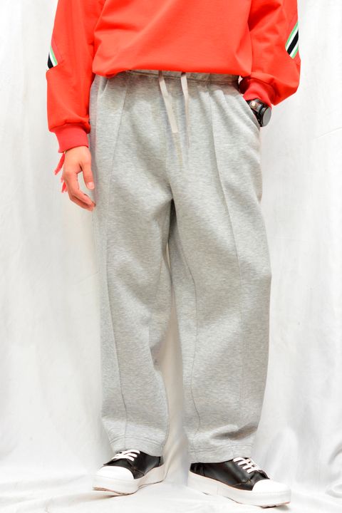 ”BONDING PLEATS PANTS