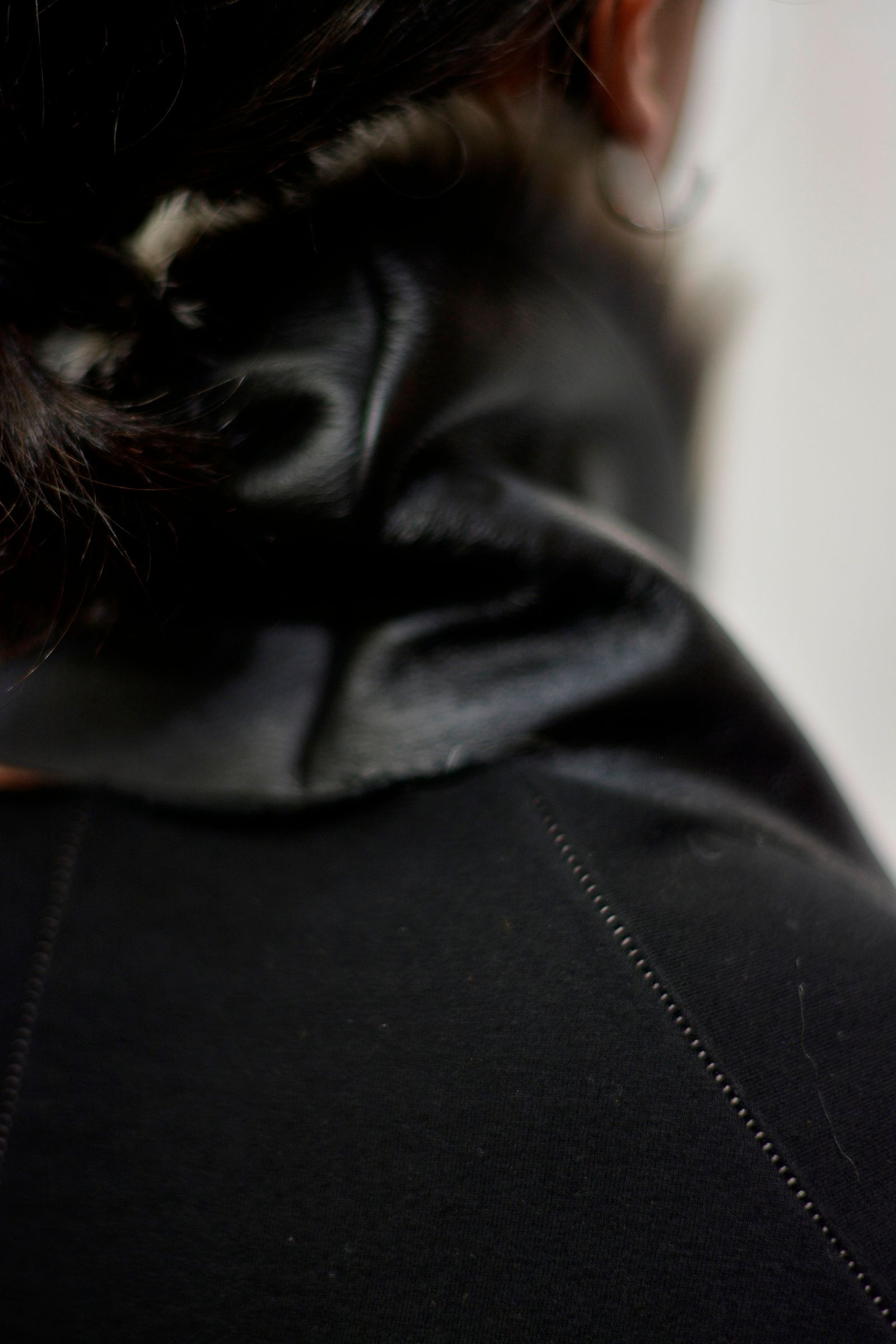 "SHEEP SHEARLING NECK WARMER