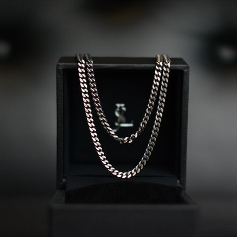LONG CHAIN NECKLACE"