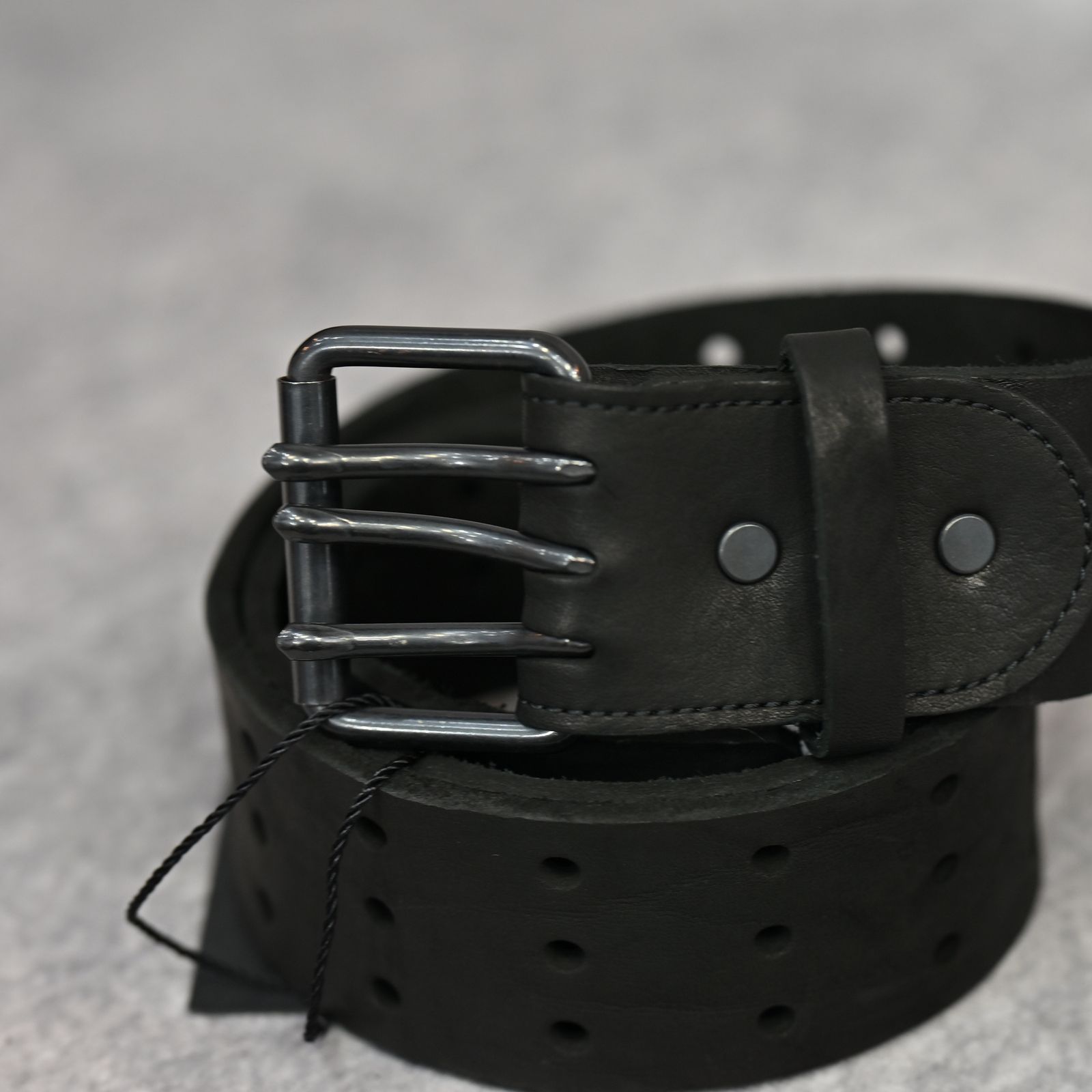 ダブルショルダーレザー製品染め スリーピンベルト （BLACK / ブラック） 318-04