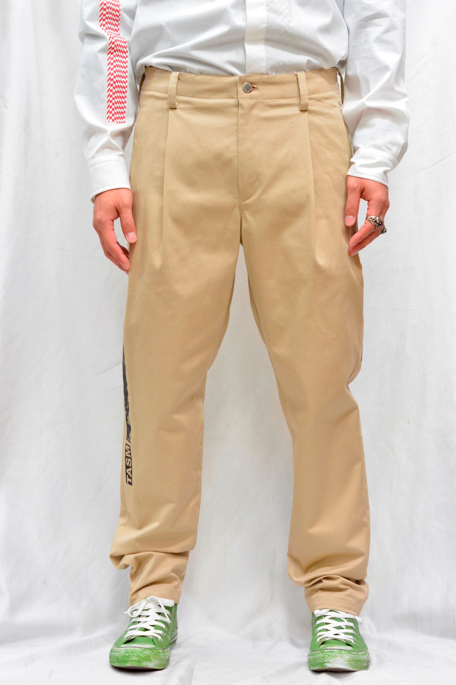 ”BARCODE PRINT CHINO PANTS