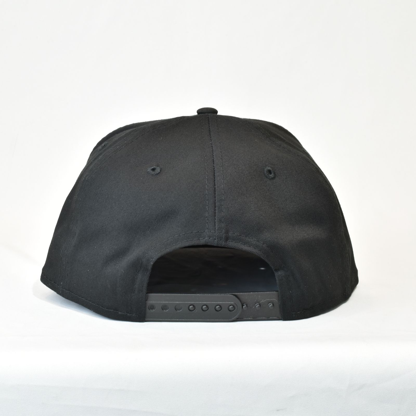 NEWERA 9FIFTY SNAPBACK ”d”  LOGO CAP (BLACK×BLACK) / ニューエラ スナップバック ロゴ キャップ