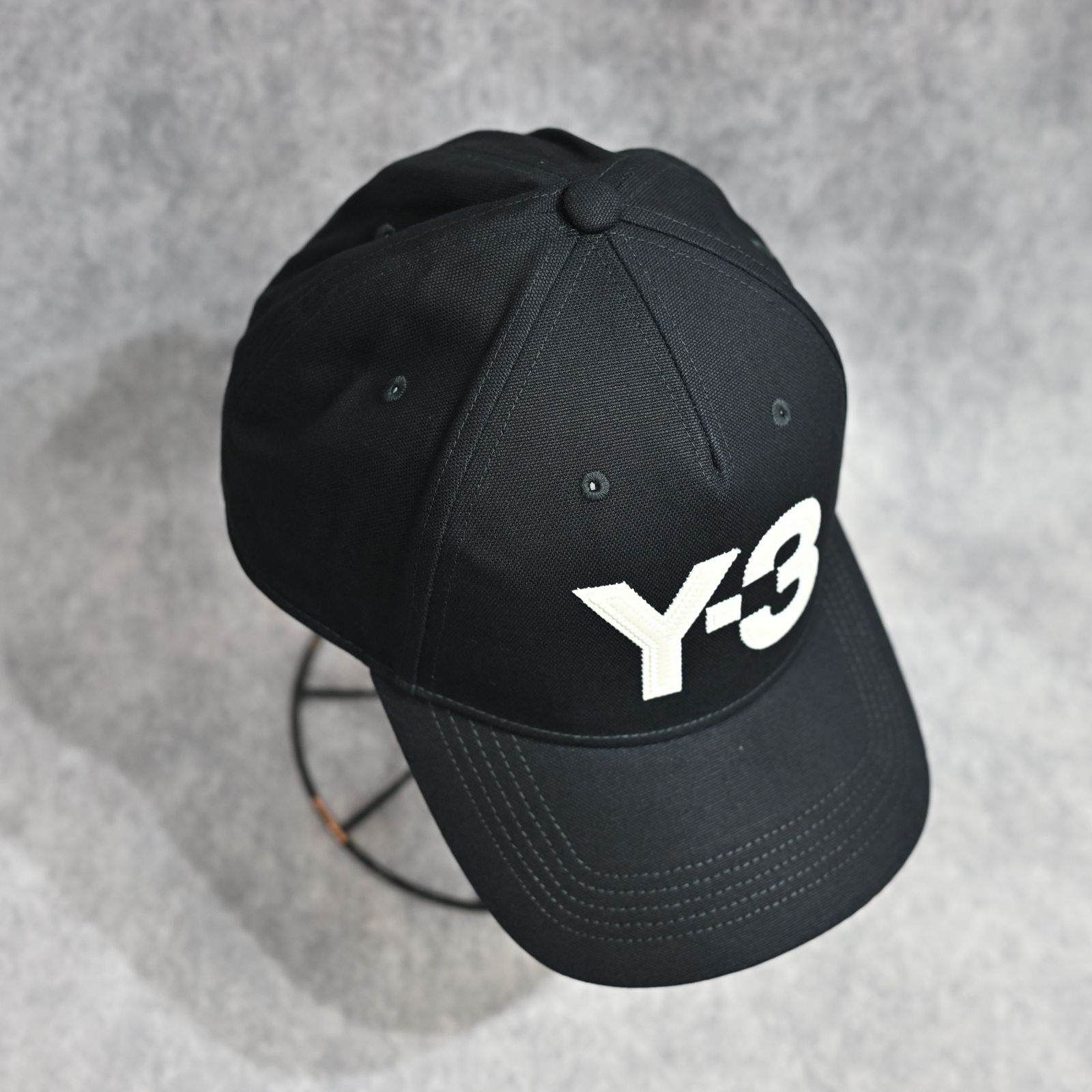 Y-3 LOGO CAP （BLACK × WHITE） / ロゴ刺繡 キャップ （ブラック × ホワイト）｜KT9698