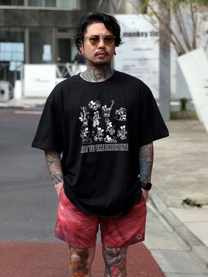 ×DISNEY MULTI PLAYER T-SHIRT (BLACK)