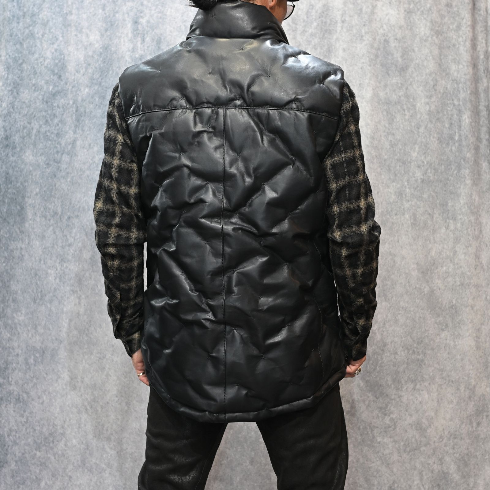 ファニチャーレザー + ポーランドホワイトグース ダウンベスト （BLACK / ブラック） 2031-13