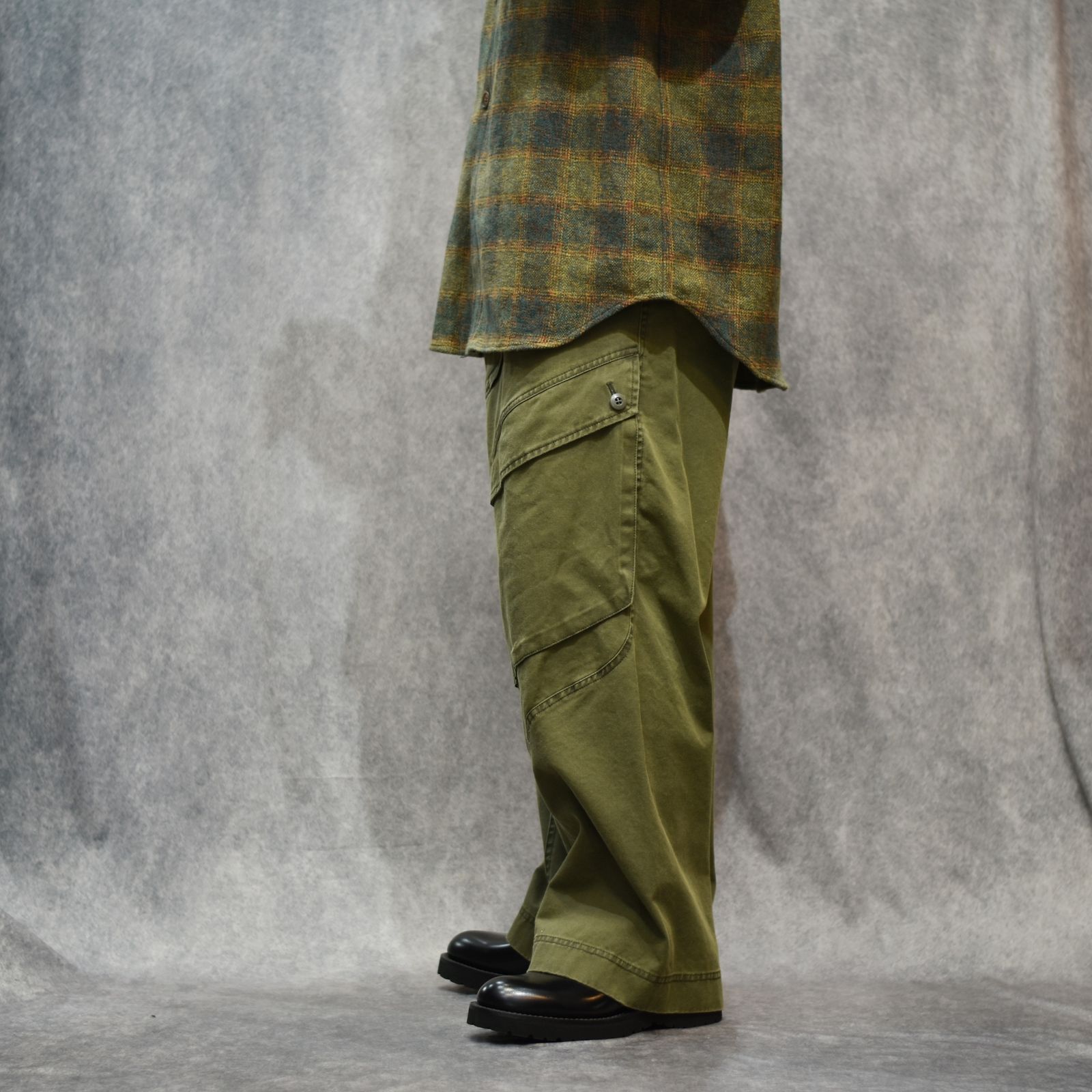 DOUBLE DYE CHINO PT (KHAKI)｜二重染め チノパンツ｜475203