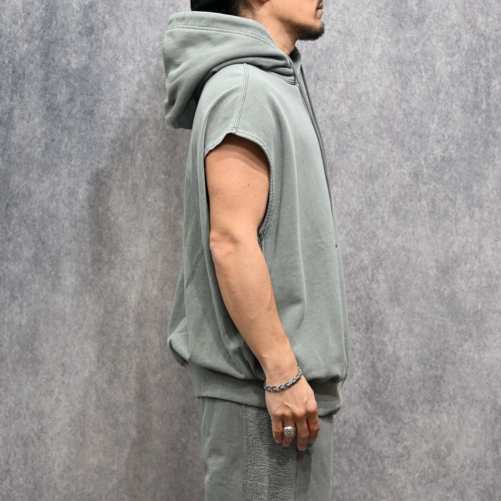 N.HOOLYWOOD × Champion｜REVERSIBLE HOODIE （GRAY / グレー）｜リバーシブル ノースリーブ パーカー｜C8-D109