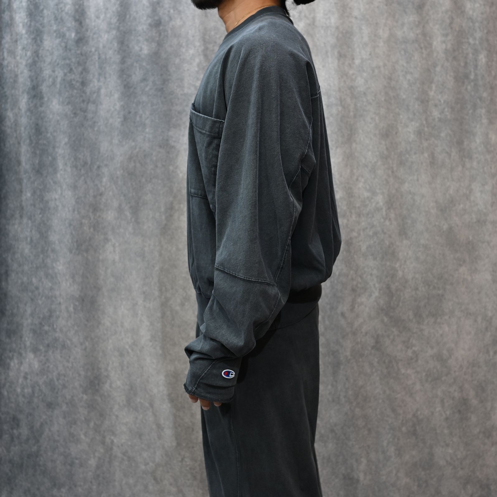 Champion “NEW WEAVE” LONGSLEEVE T-SHIRT （CHARCOAL）｜チャンピオン ニューウィーブ トレーナー｜C8-C216