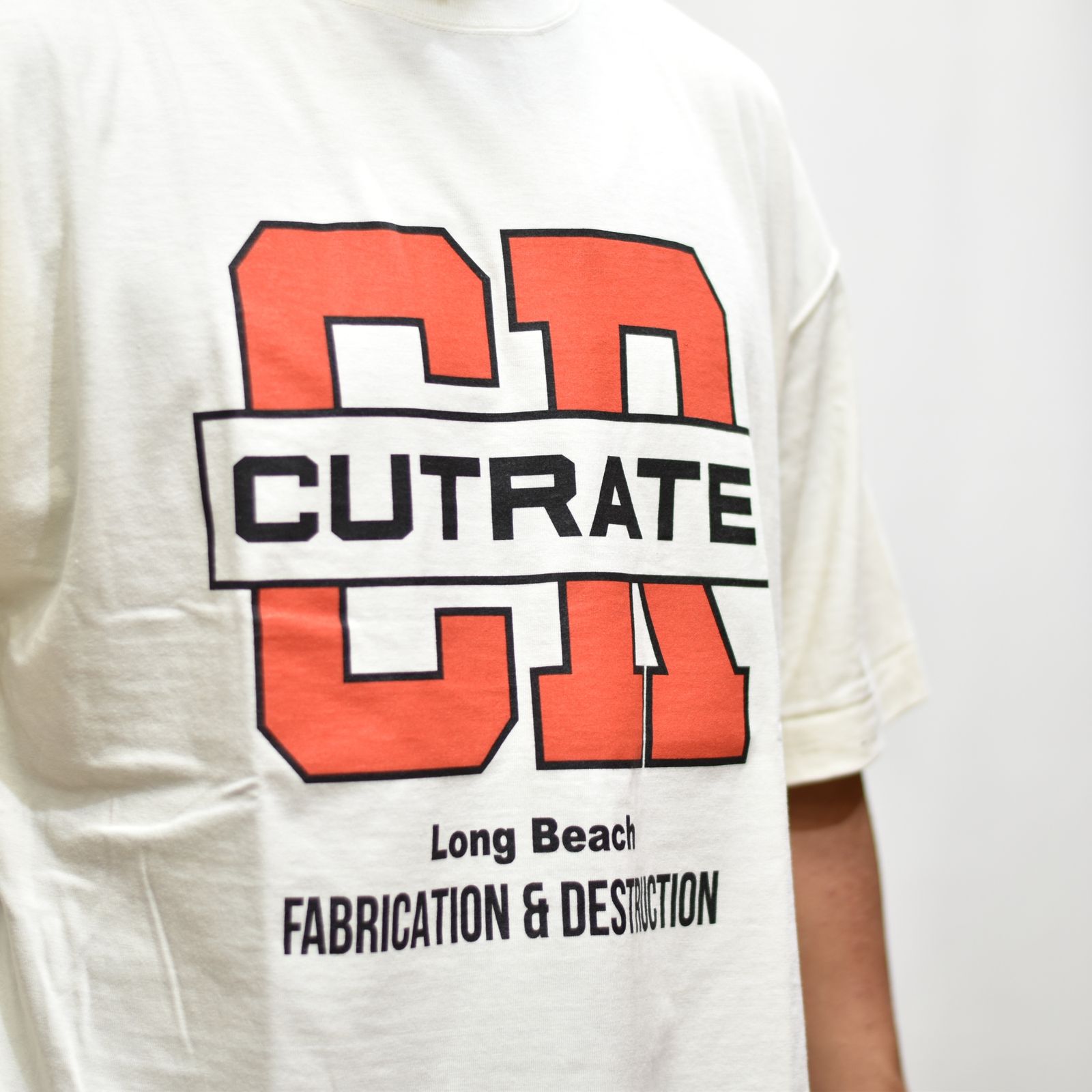 CUTRATE FOOTBALL TEAM LOGO DROPSHOULDER S/S T-SHIRT (OFF WHITE)