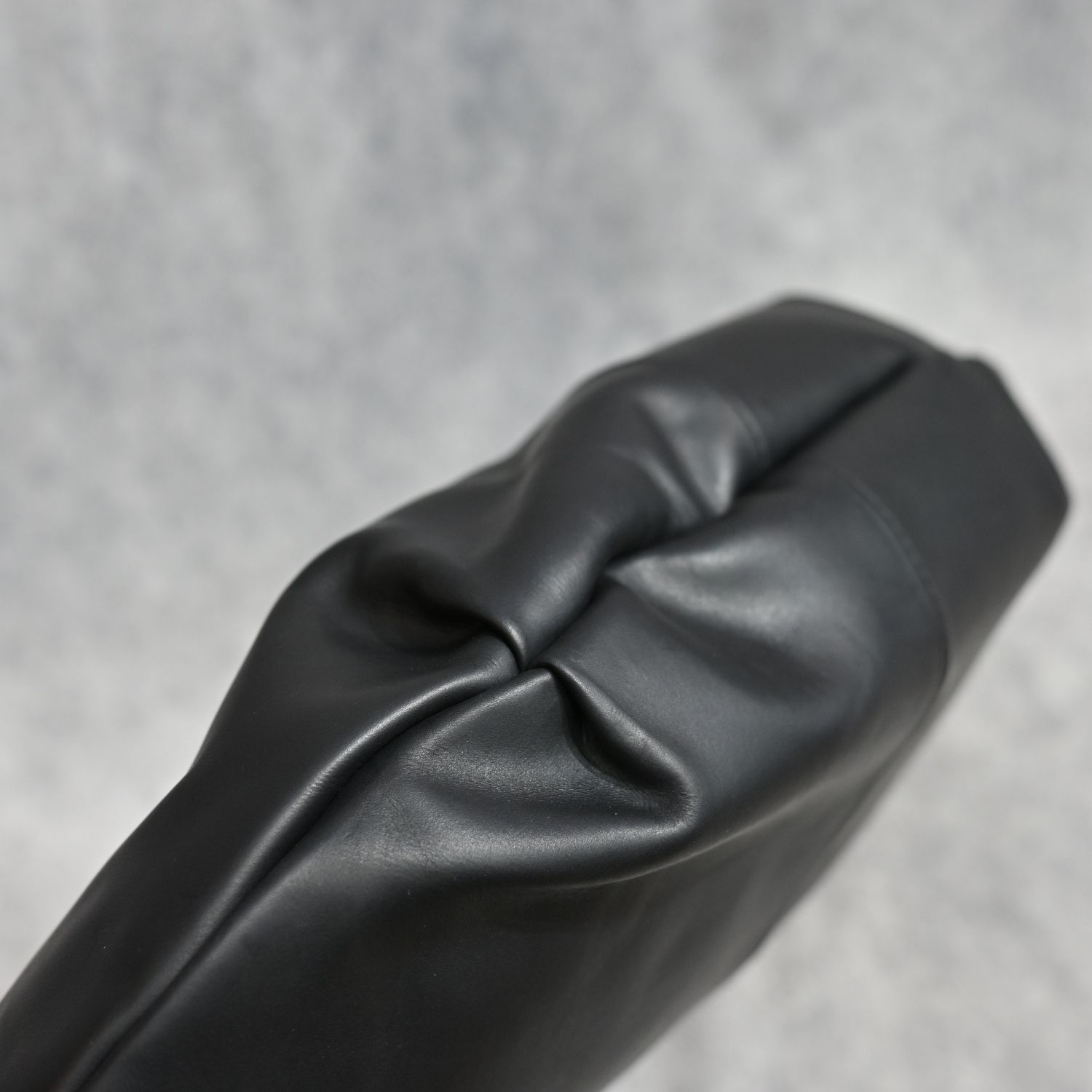 GUIDI オイルカーフ バナナバッグ （BLACK / ブラック） / 143-01