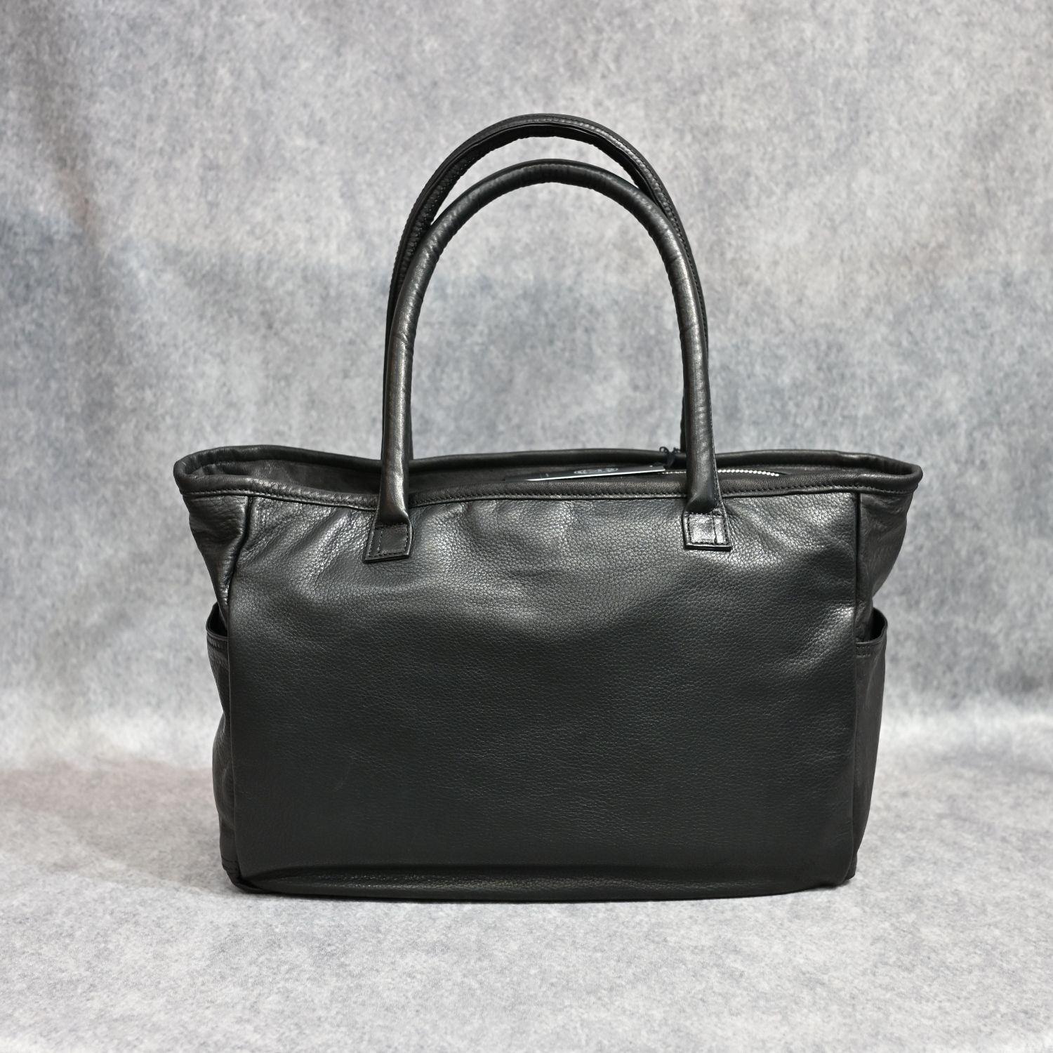 PC RIDERS LEATHER TOTE BAG M W/SILVER ZIPPER （BLACK）｜トートバッグ （ブラック）｜BFA-P-017-3697