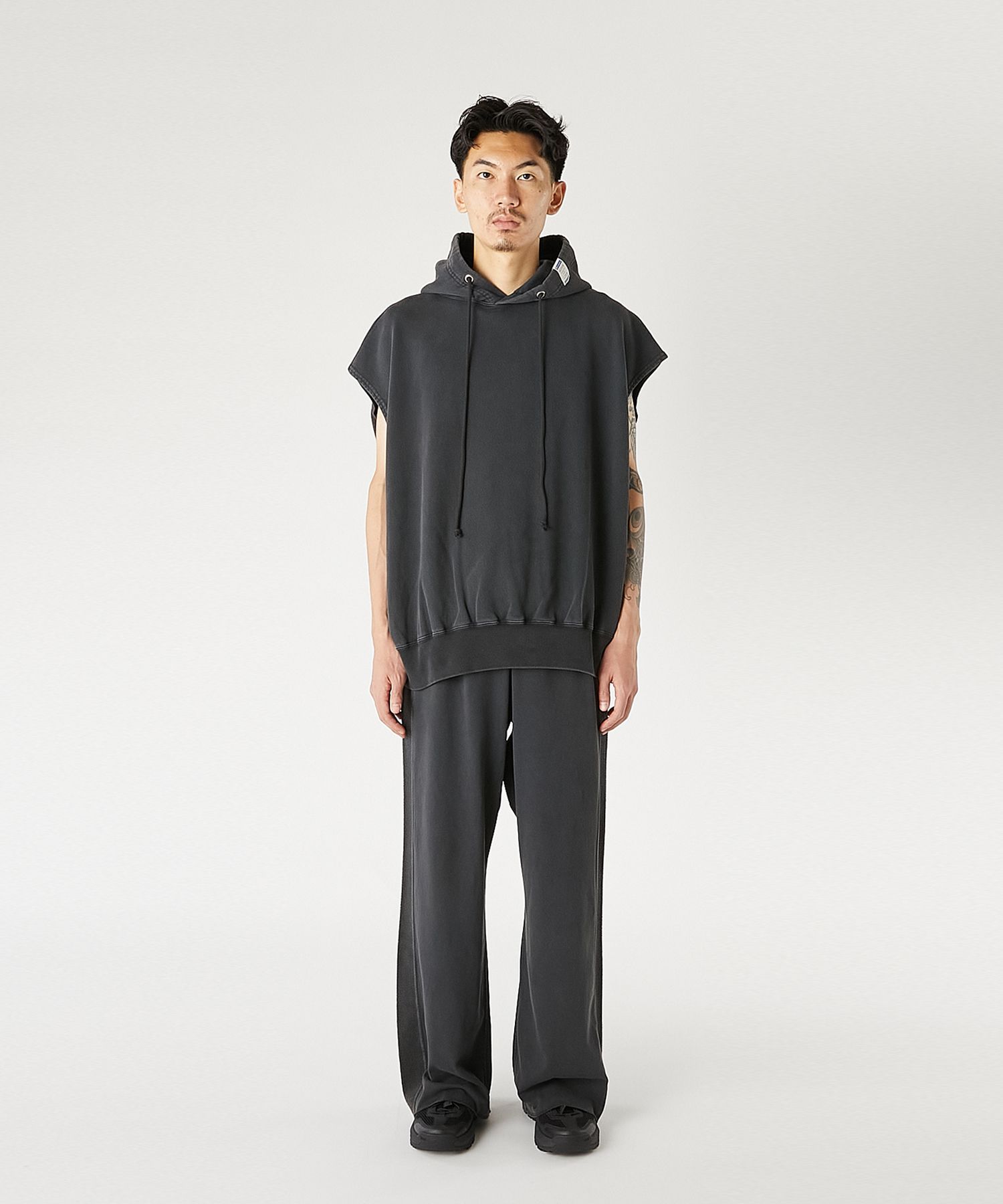 N.HOOLYWOOD × Champion｜REVERSIBLE HOODIE （CHARCOAL / チャコール）｜リバーシブル ノースリーブ パーカー｜C8-D109