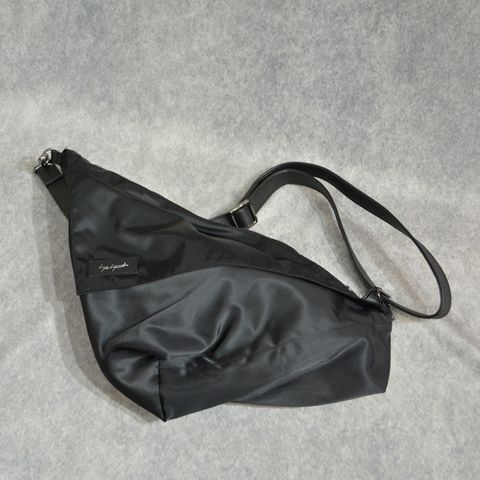 DRAPE SHOULDER (BLACK) / ナイロン バッグ （ブラック） DK-I35-830-2-02