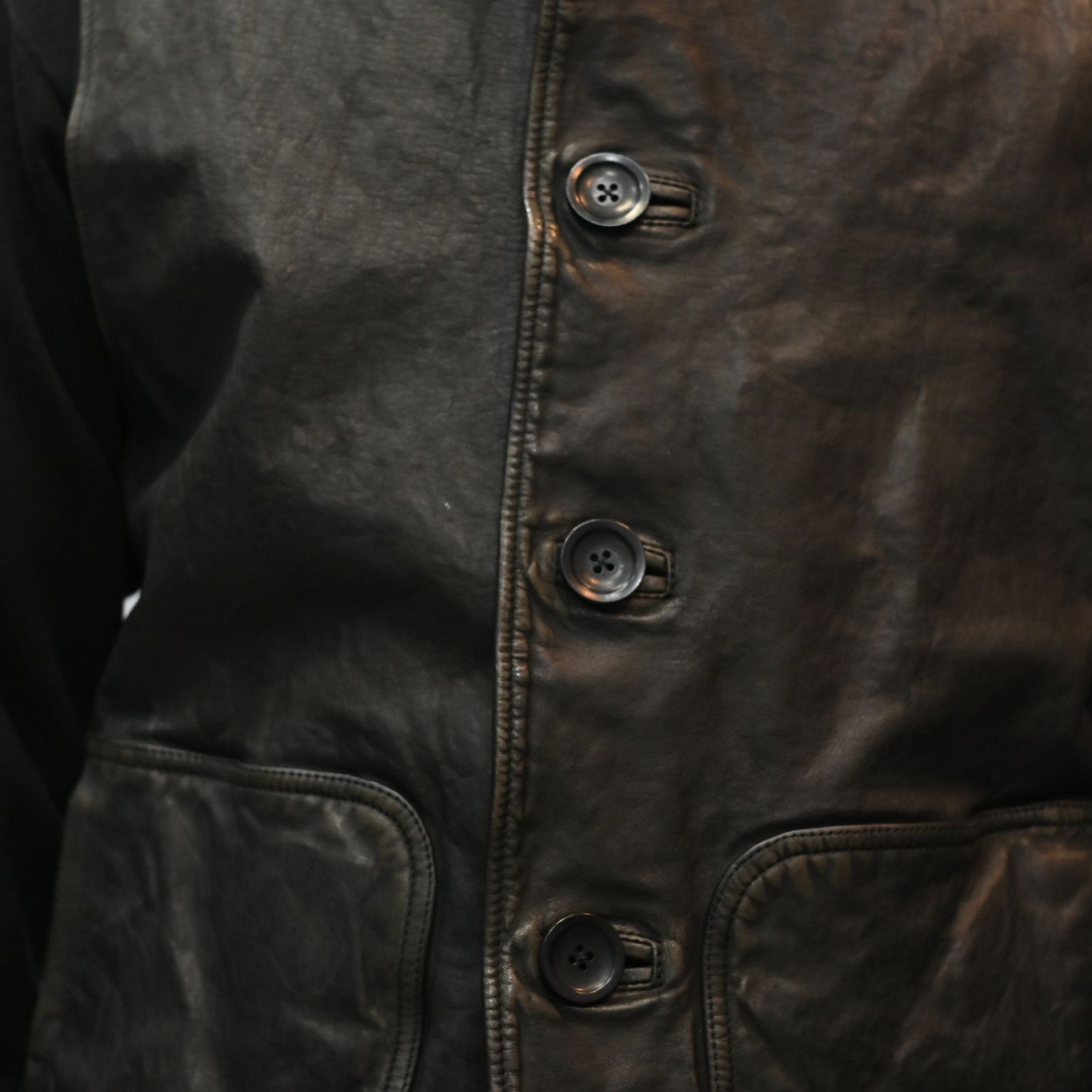 JAPANステア ミモザ鞣し製品染め ヴィンテージ加工 4Bベスト （BLACK）｜2176-01