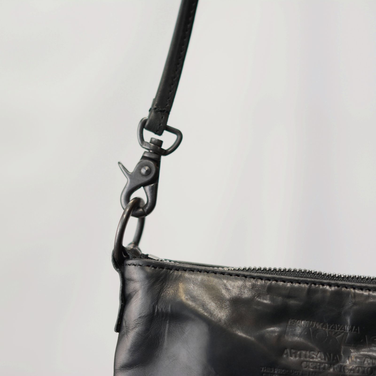GUIDI カーフ鏡面仕上げ 限定サコッシュ （ブラック）