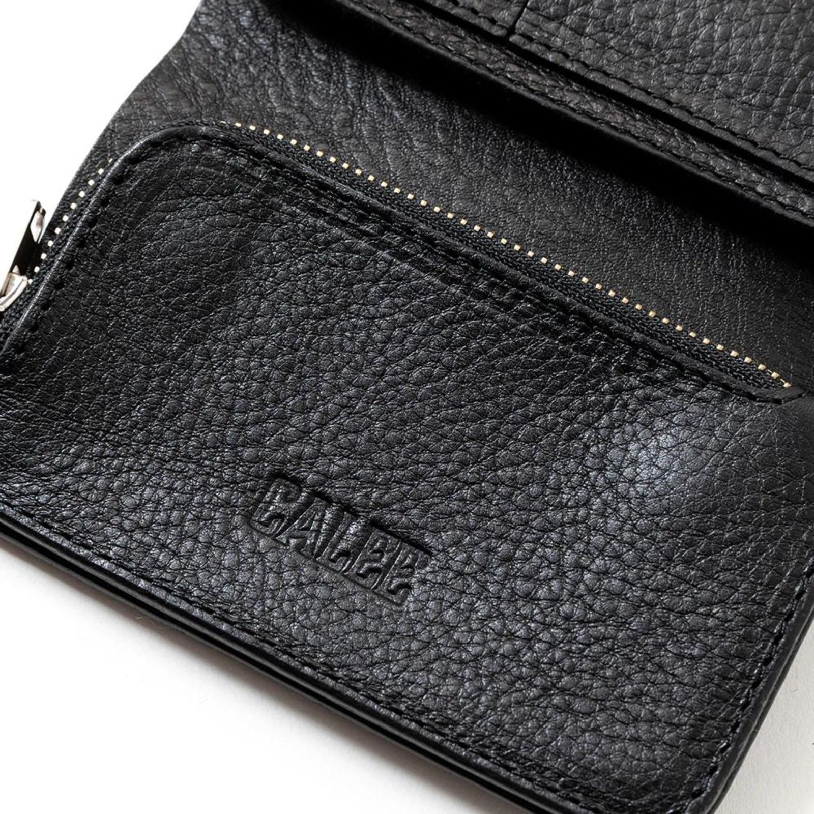 PLANE LEATHER FLAP HALF WALLET ＜STUDS CHARM＞ (BLACK) / プレーンレザー フラップハーフウォレット ＜スタッズチャーム＞