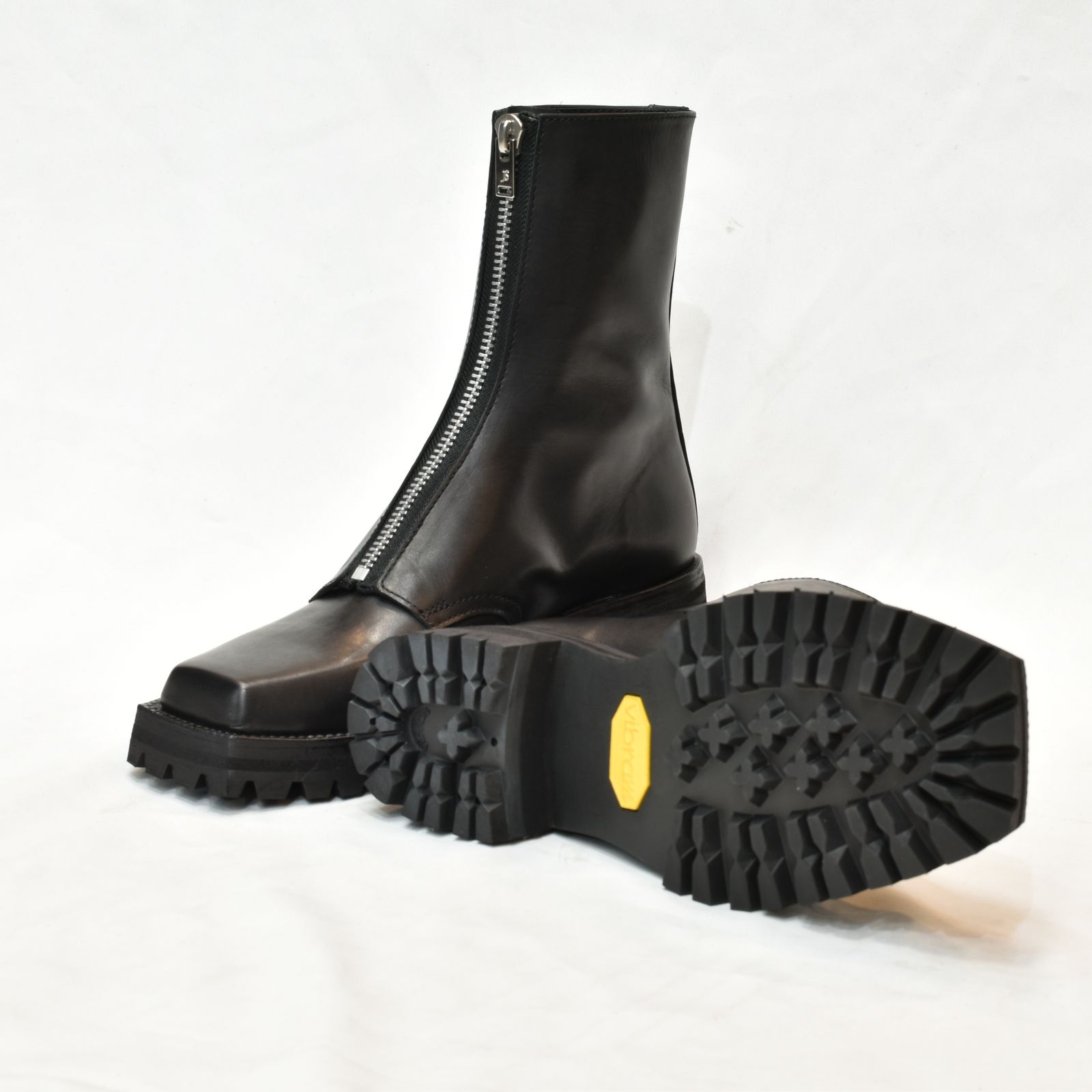 JOHNLAWRENCESULLIVAN - ZIPPED BOOTS” | chord online store